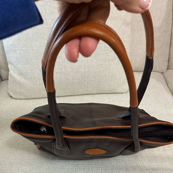 Vintage Tod's Beige Brown
Pebbled Leather Gommino Tote Bag - Picture 10 of 16